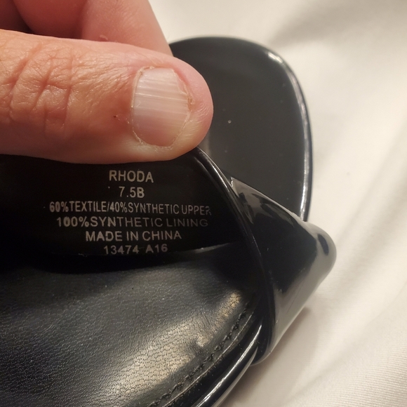 Chaps Rhoda Women's  Size 7.5 B Sandals  Black Synthetic Wedge Slip on Shoes - Picture 10 of 11